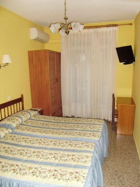 مدريد Hostal Miguel Angel الغرفة الصورة