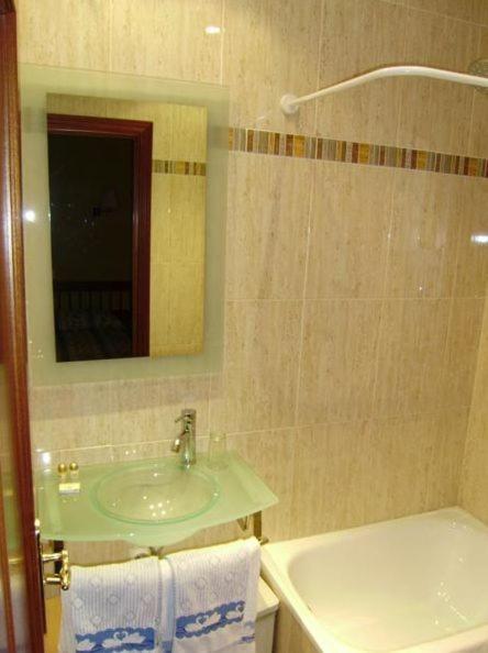 مدريد Hostal Miguel Angel الغرفة الصورة