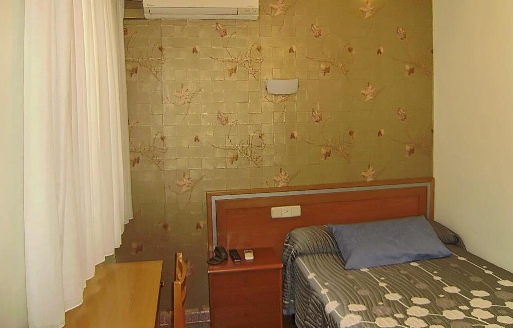 مدريد Hostal Miguel Angel الغرفة الصورة